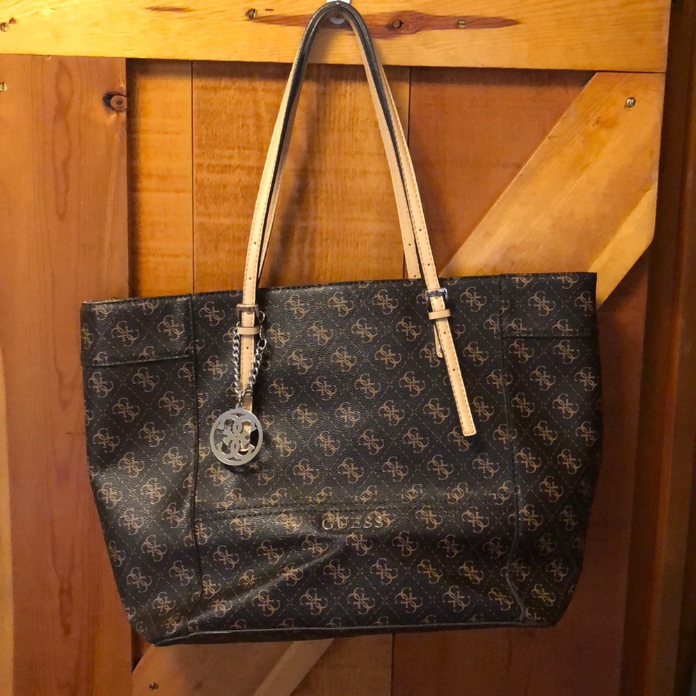 Guess Purse 💯% authentic